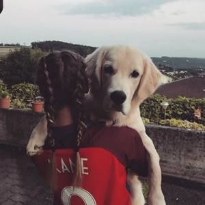 Meet your Posher, Larissa